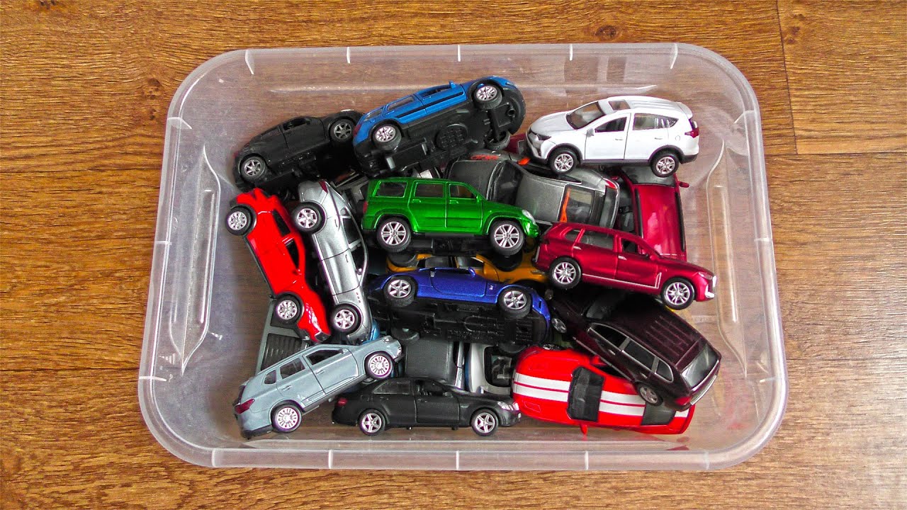 Lots of Cars from the Box ((4k))