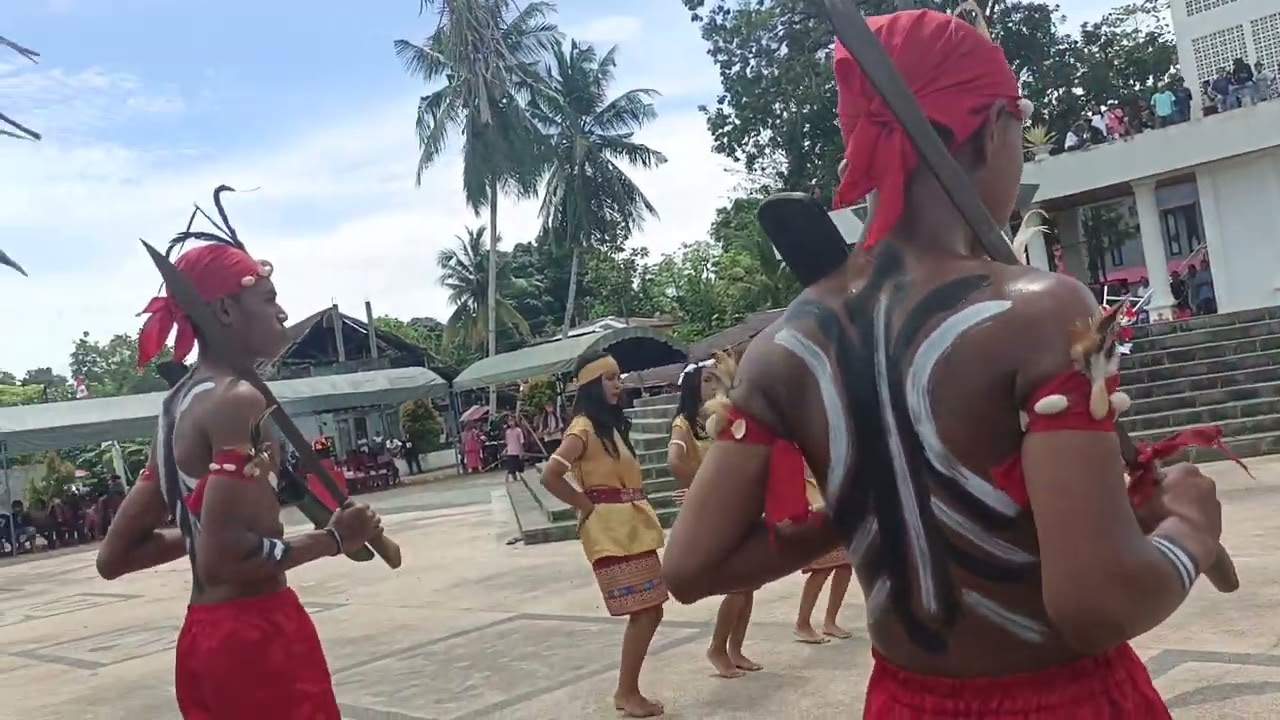 Tarian Cakalele dan Maku-Maku dalam rangka HUT PATTIMURA YG KE 205TAHUN