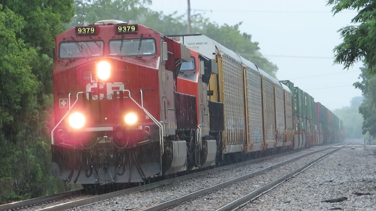 Railfanning Columbus, WI On July 4th Ft CP CN Power on CP 149 Amtrak #8 And 4th of July Parade