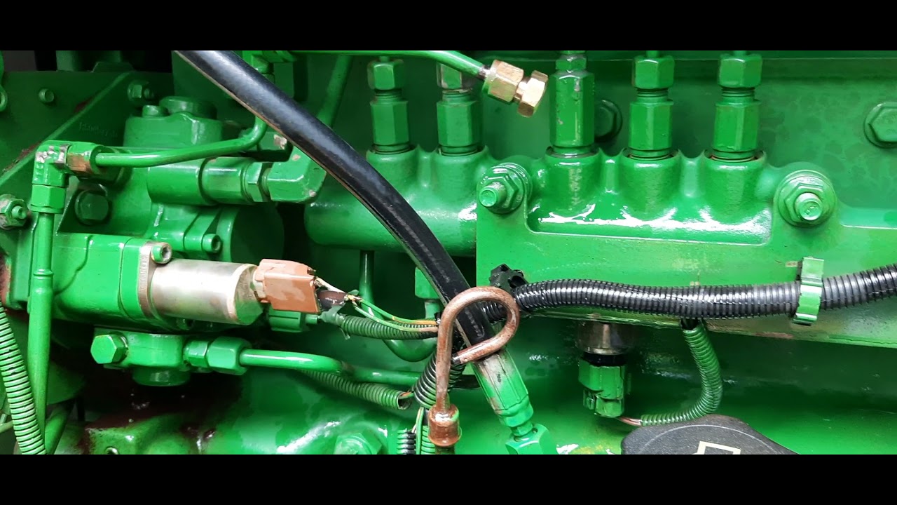 Teste na válvula de segurança do sistema common rail dos tratores John Deere.