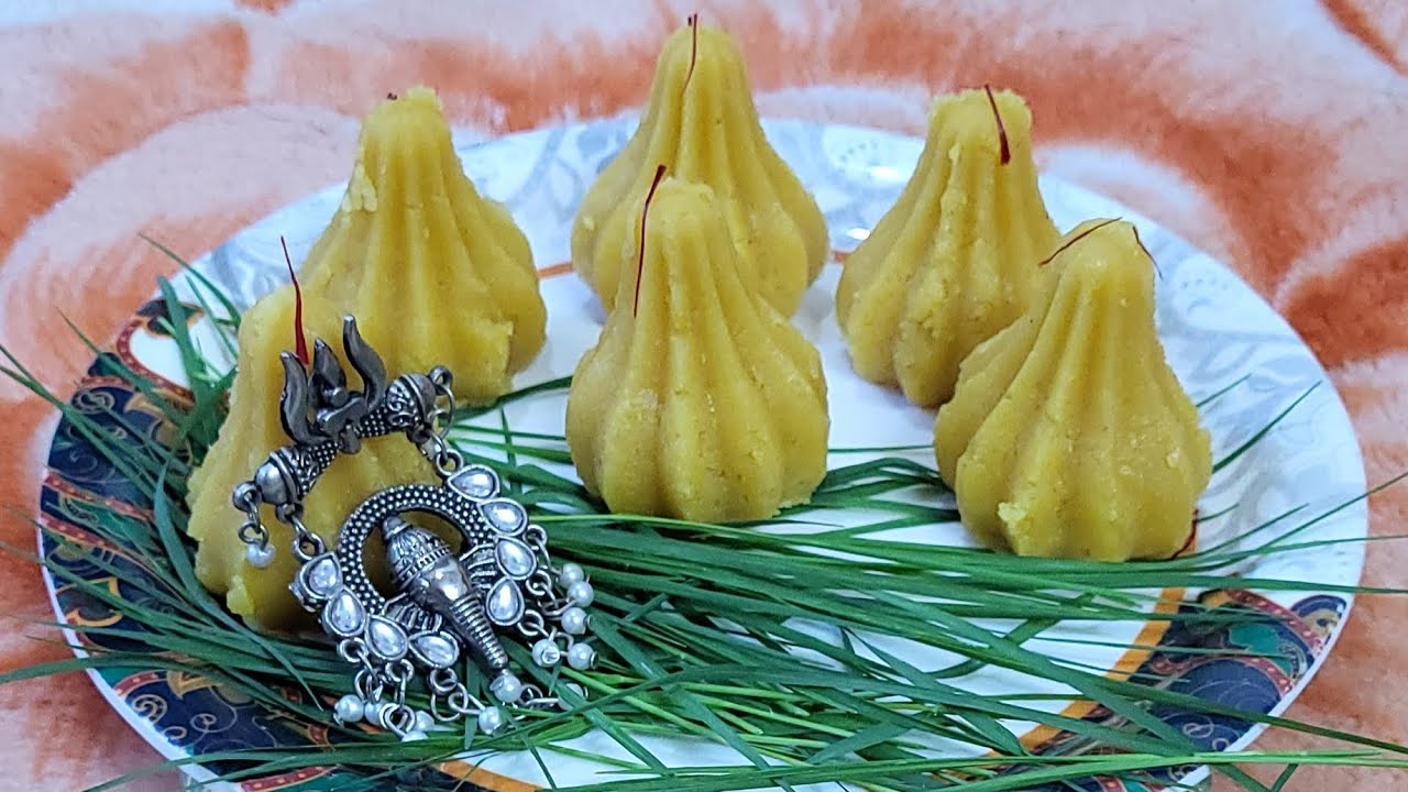 घर पर मोदक बनाने का आसान तरीका_How to make besan-milk Modak at home..✨️💝