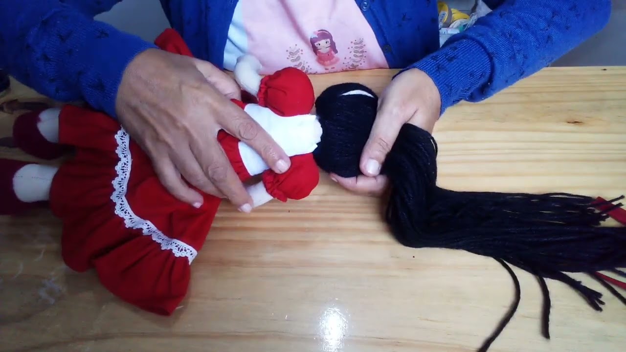 Penteado da boneca Chapéuzinho Vermelho