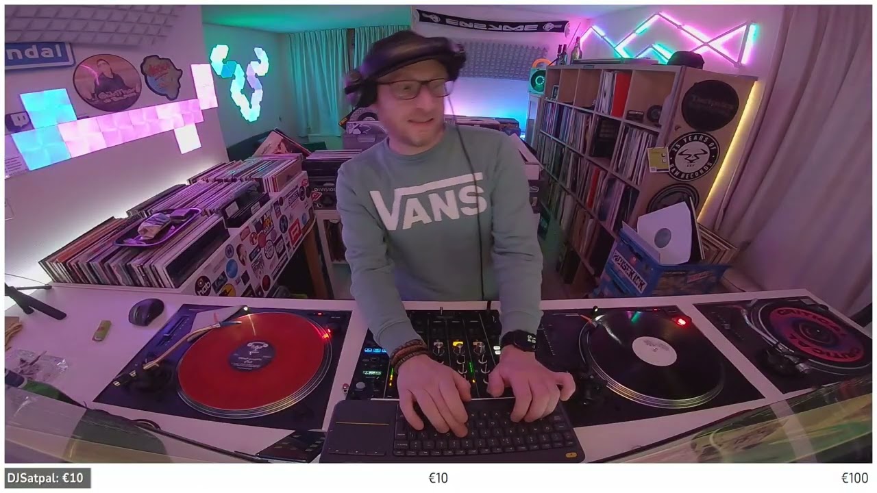 Chilling With My VInyl