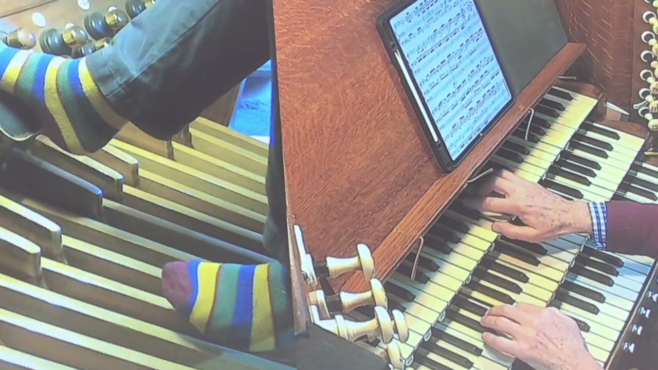 Bach Toccata and Fugue in E on the 'Father' Willis at St Mary's Church Ewell Village BWV 566