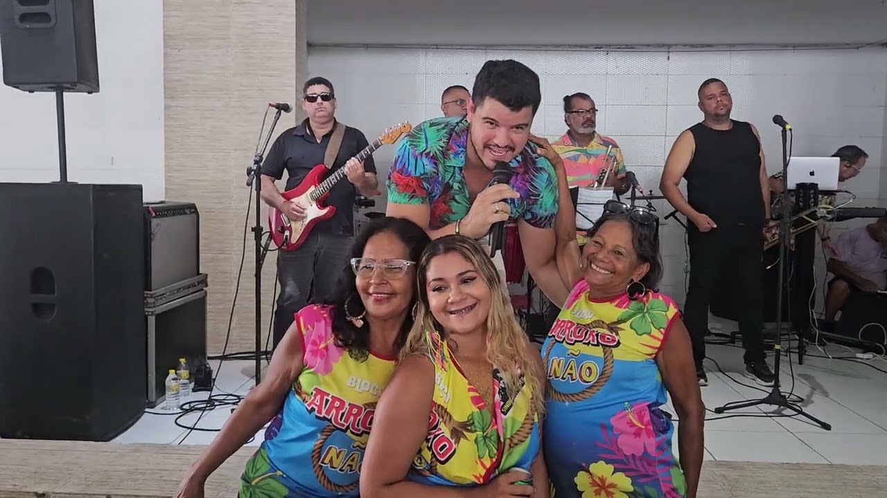 LOS CUBANOS RITMO CALIENTE NO CARNAVAL DO SINDSEPRE