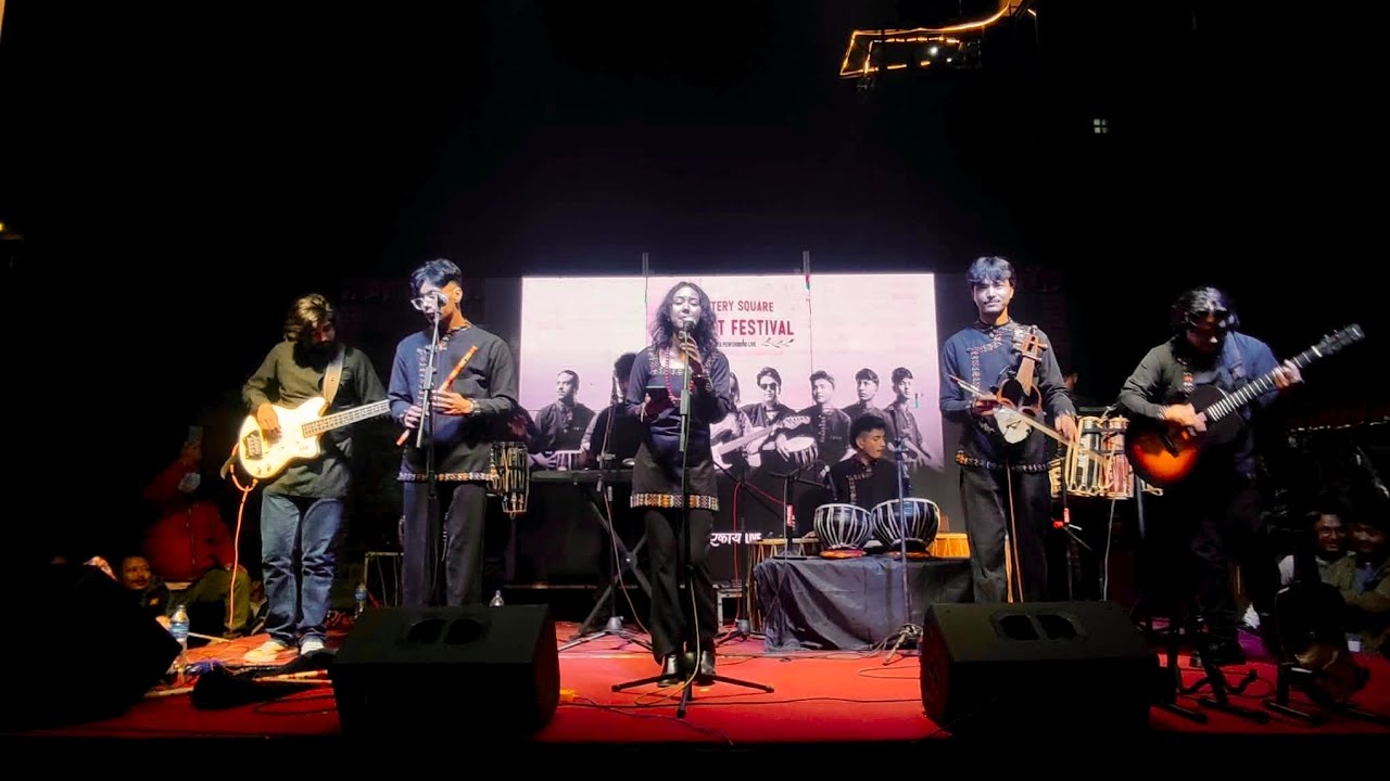 ekaya hami-sirsoya hegu song | live performance in bhaktapur @priyaa.basnett @ekayahami  @donoborie 