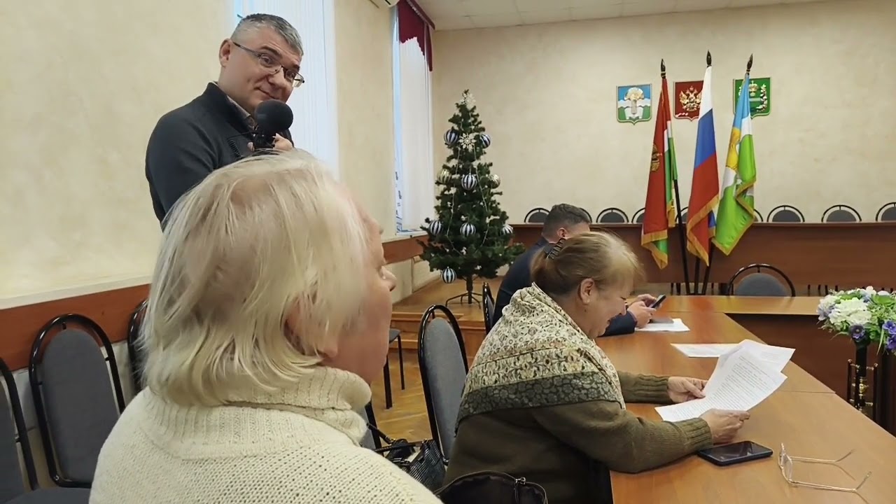 Народ устал ждать от властей решения о закрытии вредного производства в посёлке Ферзиково.
