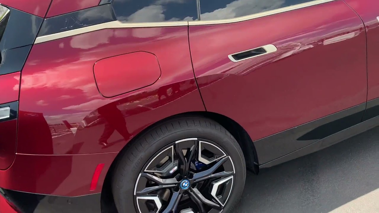 First Look - the 2022 BMW iX all-electric SUV