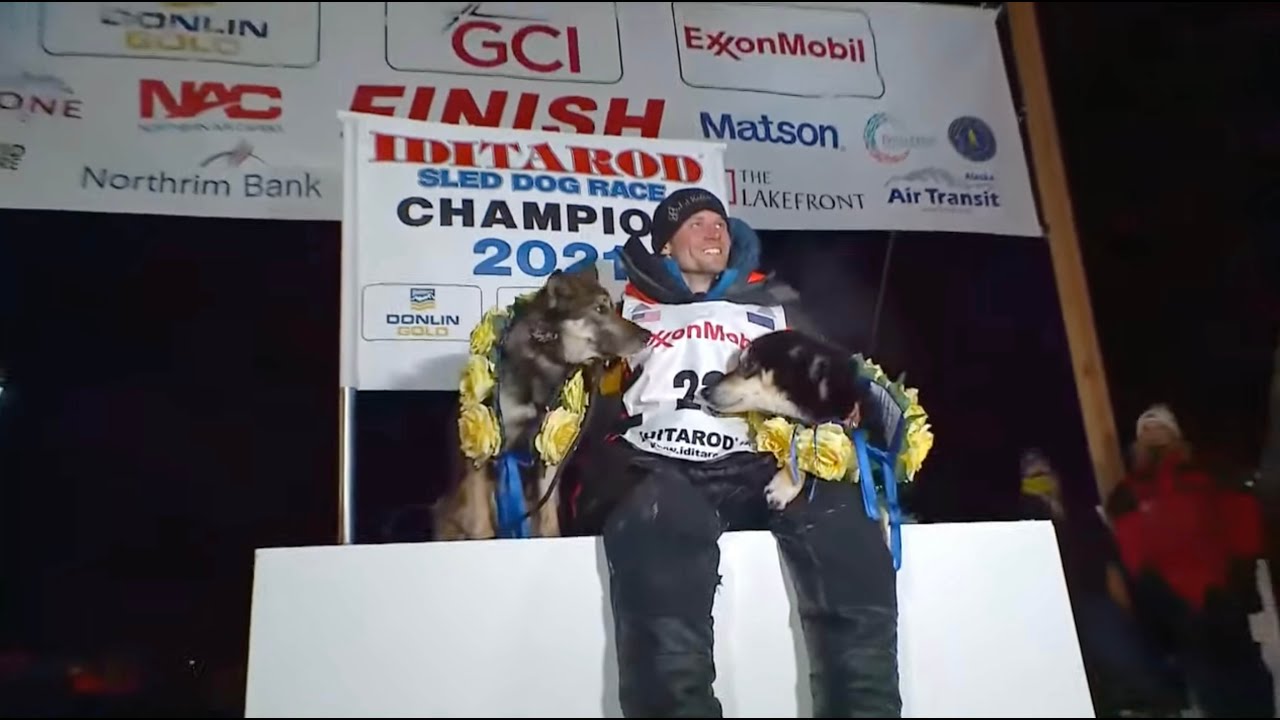 HISTORIC: CHAMPION DALLAS SEAVEY FINISH / IDITAROD 2021 - QRILL PAWS