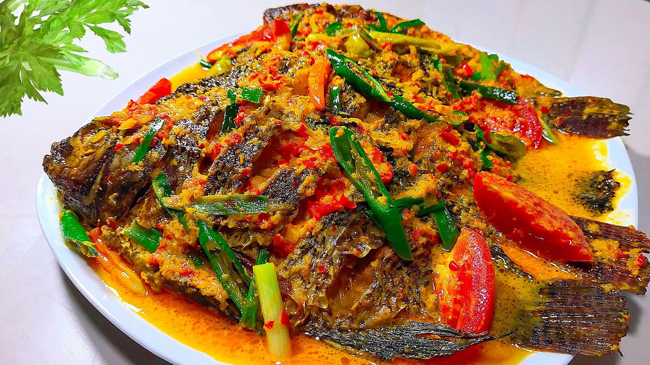 Ikan nila emang paling cocok dimasak kaya gini, gak pernah bikin bosan! Enak banget gak ada lawannya