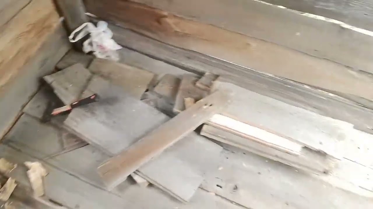 сделал водопровод в домике