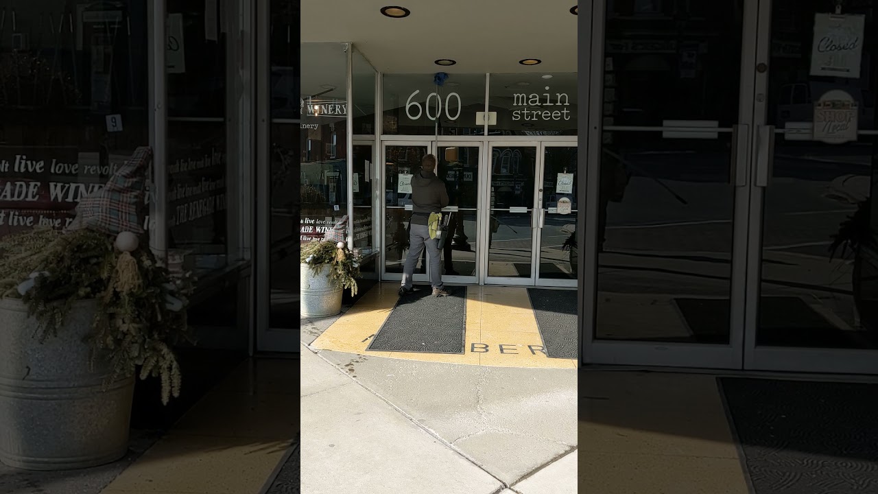 commercial window washing in Stroudsburg pa 18360