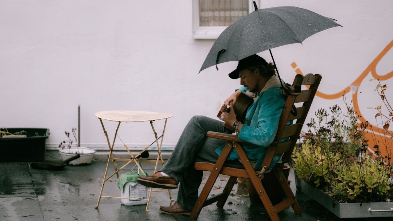 Julius Krebs - Reach For The Moon (Live in the rain)