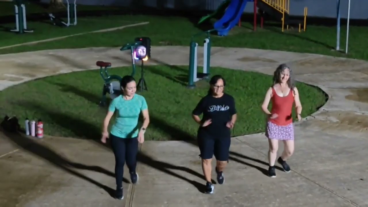 Boker Tov Olam   Buenos días, mundo  coreografiada por Sharon Elkaslassy