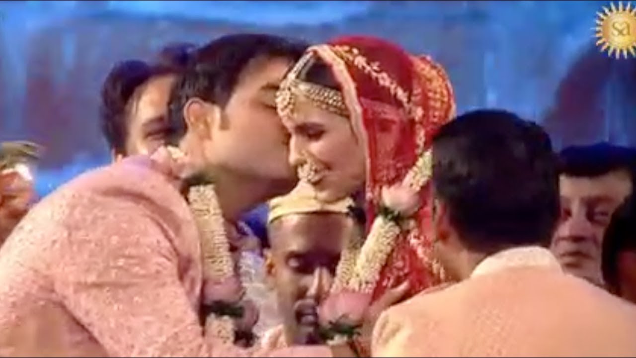 Akash Ambani Adorably Kisses Wife Shloka Mehta In Front Of Everyone At Var Mala Wedding Ceremony