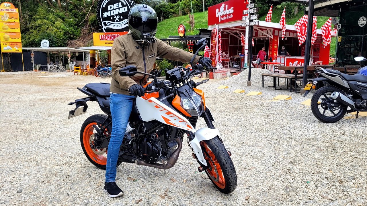 Nueva KTM 250 DUKE Prueba de Manejo | UNICA en Colombia! | Medina Motors