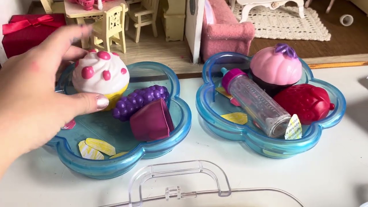 Arrumando as lancheiras dos bebês pra volta as aulas!!!!
