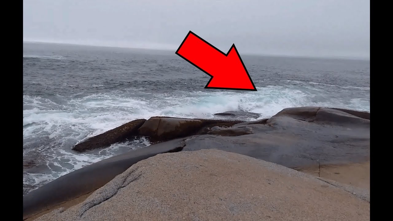 PEGGY'S COVE! AND HUGE WAVES! | Vlog #15