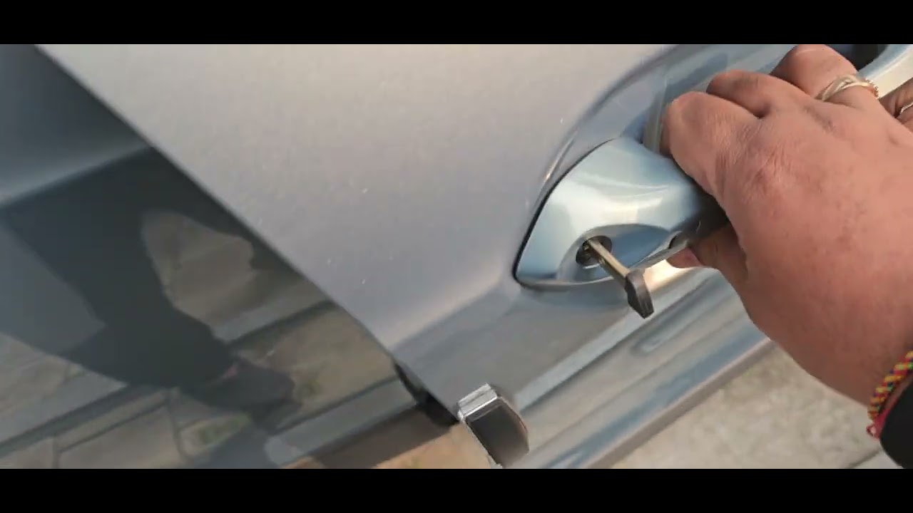 Tata Punch Key से Lock कैसे Open करें? Tata Punch Key features.