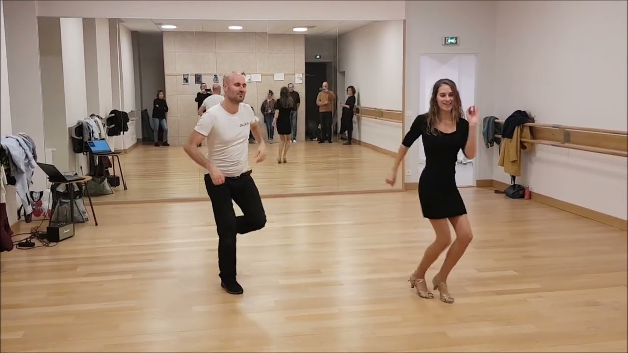 Cours Stages de Bachata avec Chris Paggi : Moderne Sensuelle Dominicaine - Romeo Santos RIP