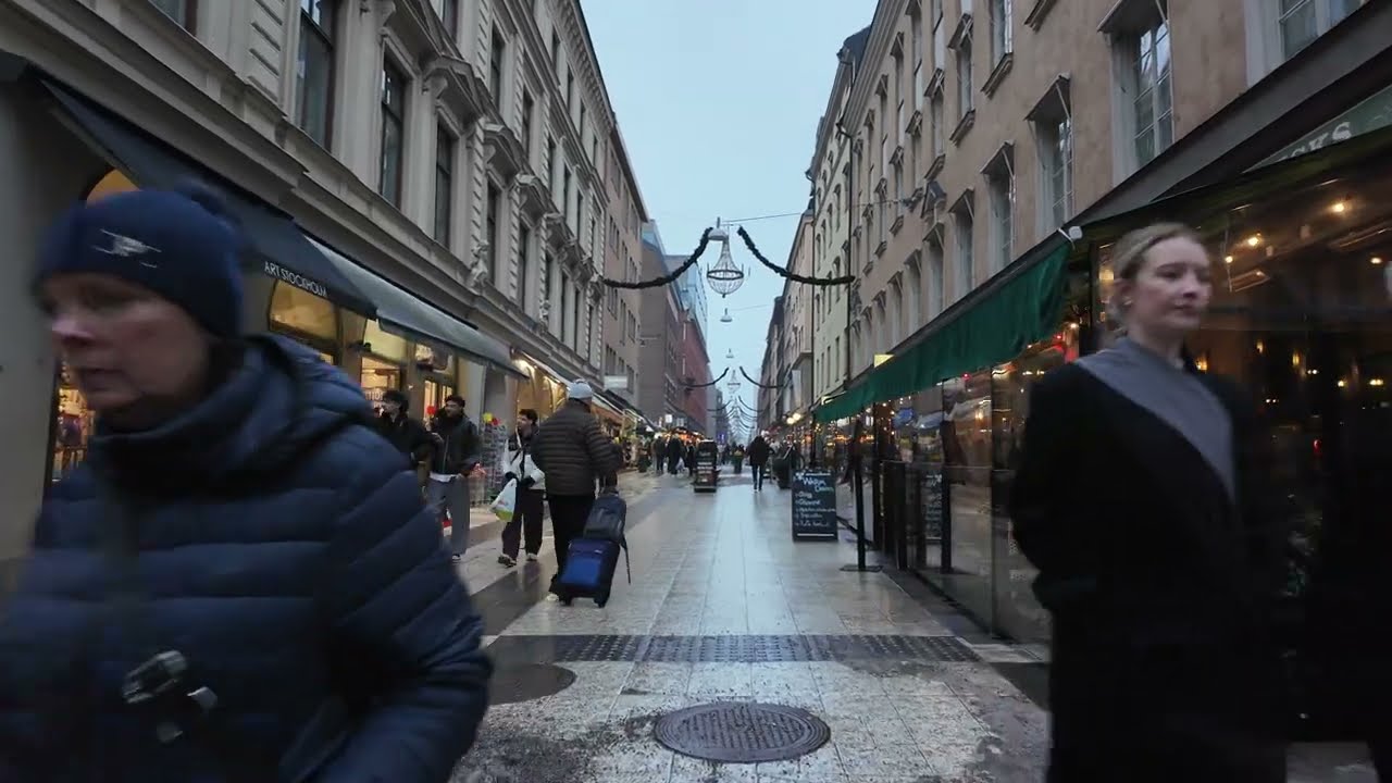 Stockholm City Centre Winter Walk ❄️🇸🇪 4K Snowy Streets & Nordic Atmosphere