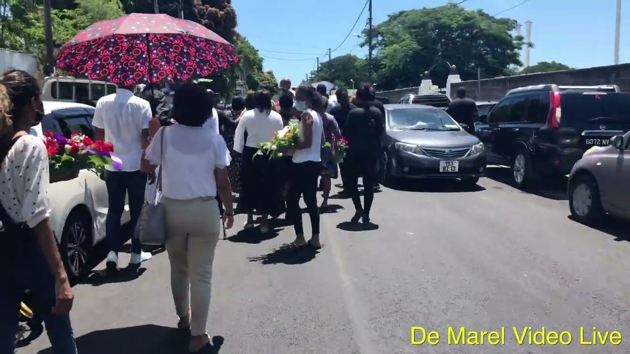 La levée du corps de Xavier Figaro Batteur de Ravanna Roots Alain Ramanisum Ile Maurice 28 janv2022