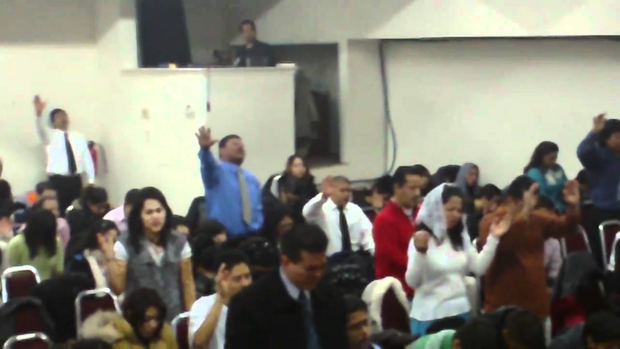Pastor:Cruz Urrutia Tobar(Elim de minnesota)Finalisando el servicio