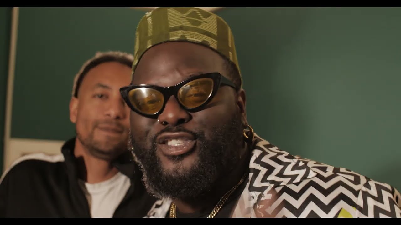 Raphael feat. Tommy Kuti - Italiano a metà