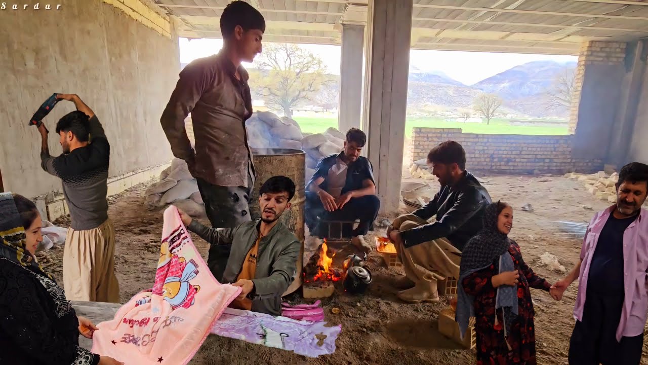 A documentary about the lives of Rachel and Sajjad and buying clothes, blankets, and towels for Samy