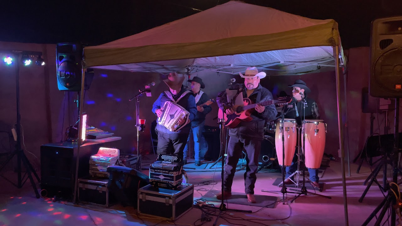 BOBBY Y SUS ESTELARES DEL NORTE - PUÑALADA TRAPERA