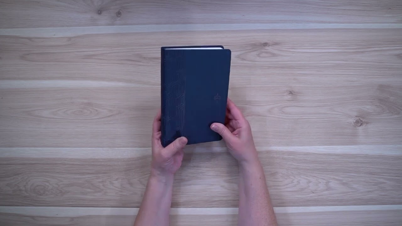 NLT Premium Gift Bible, Blue LeatherLike