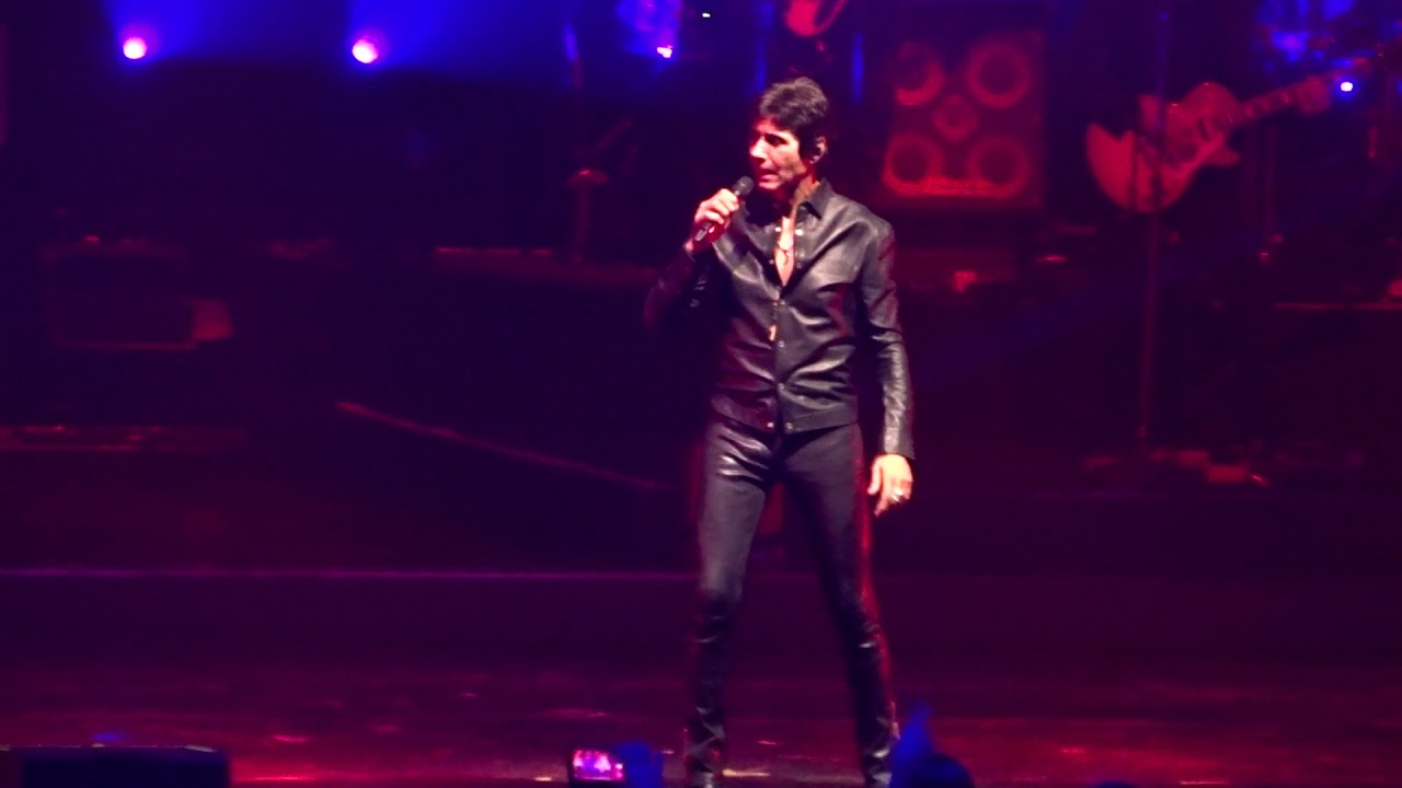 Stars 80 Jean Luc Lahaye Femme que j'aime au Zénith de Rouen le 29/11/2019