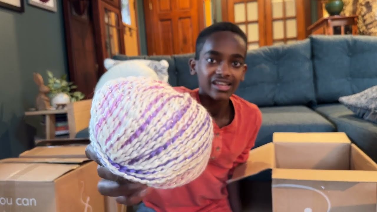 Hobbi Yarn Unboxing #2 with Jonah’s Hands