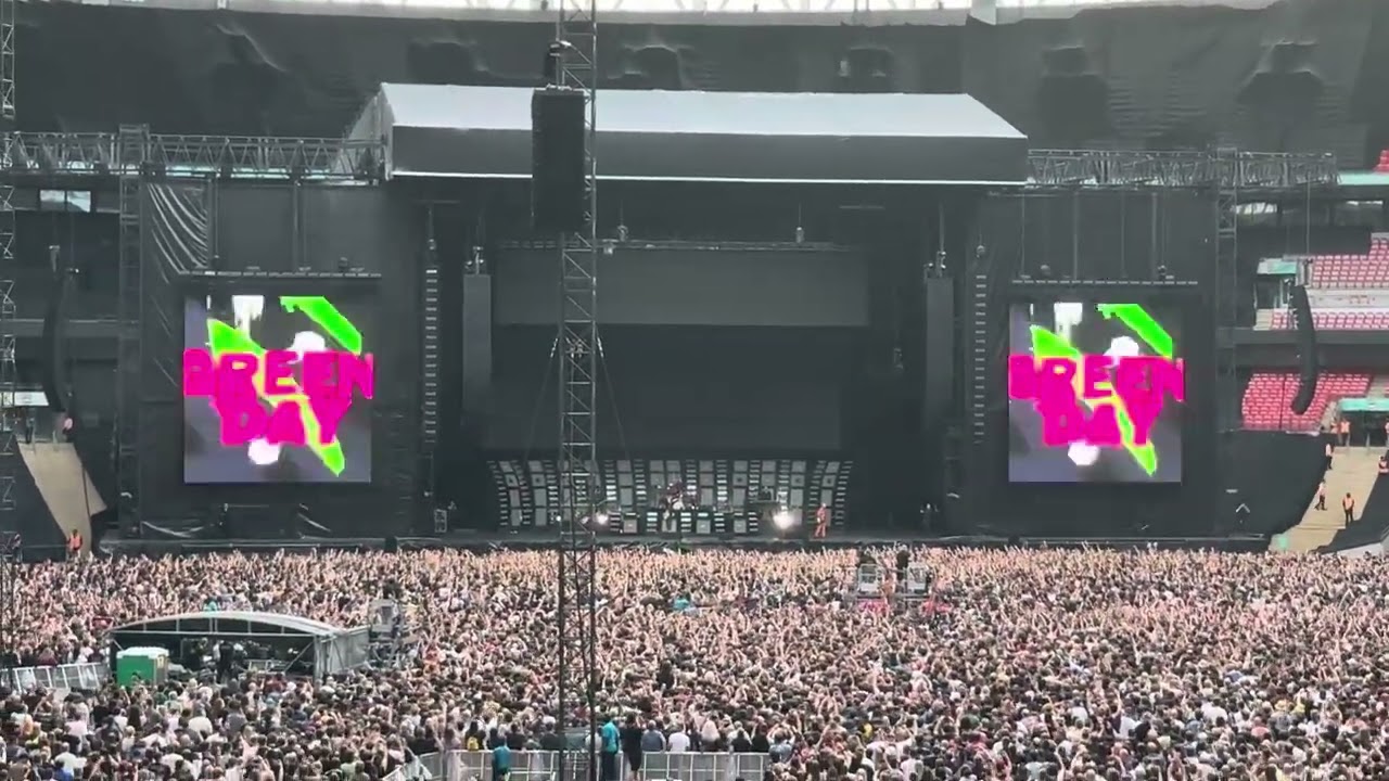 THE AMERICAN DREAM IS KILLING ME - Green Day [Saviours Tour - Wembley Stadium, June 2024]