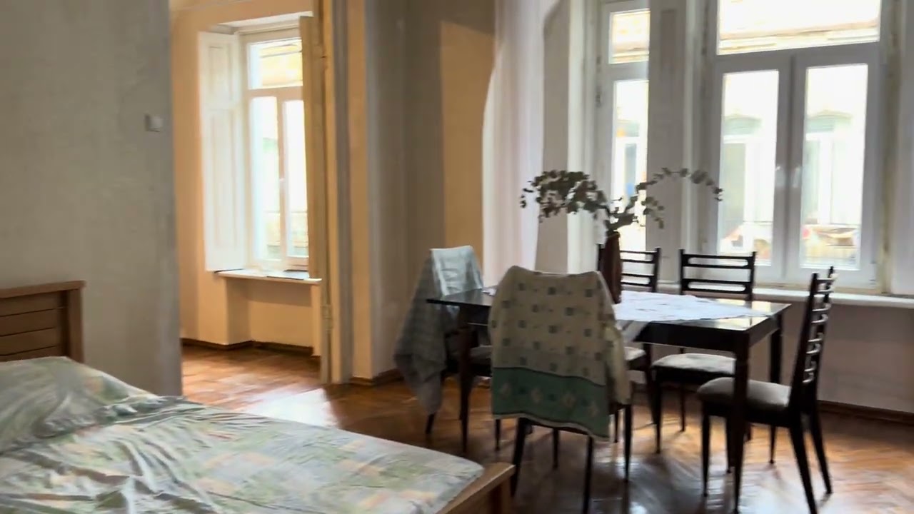 ID: AP0067 Сдается квартира в туристическом месте, в итальянском дворе.