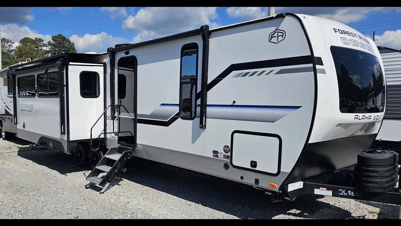 Обратите внимание на этот великолепный Cherokee Alpha Wolf 26RL 2025 года!