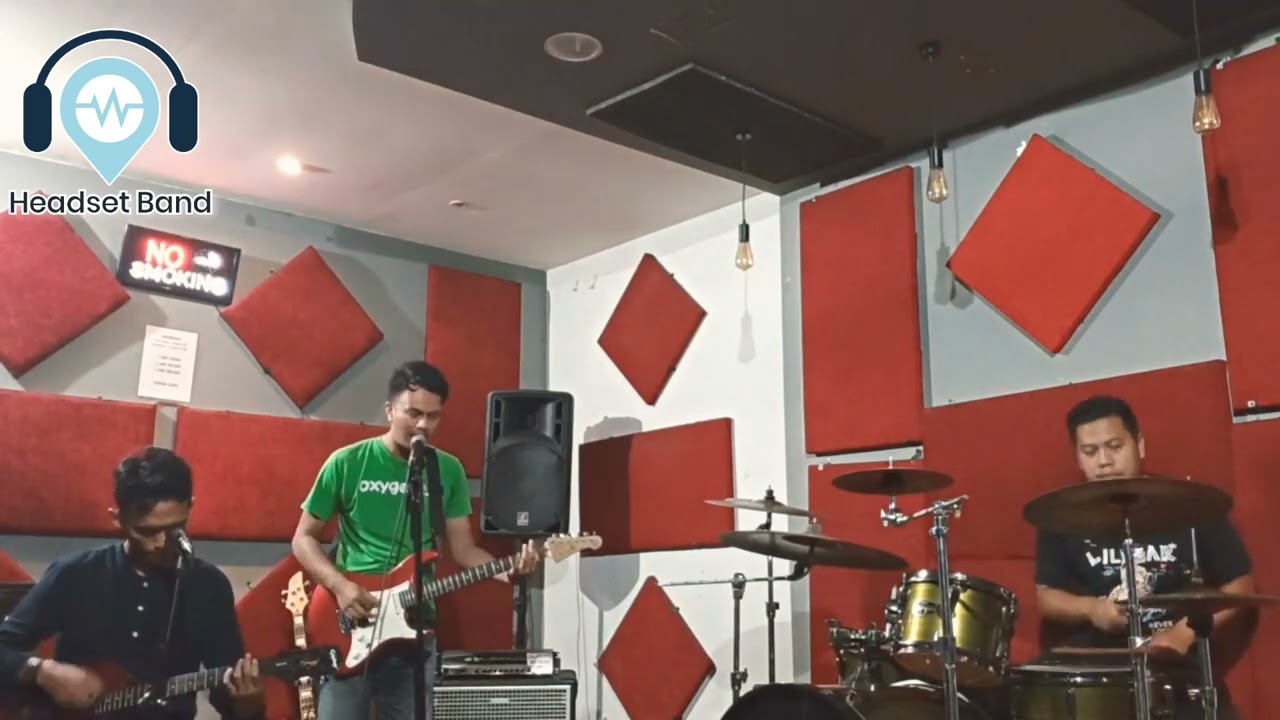Headset Band - Pergi Hilang dan Lupakan (Cover) | VOZ Studio