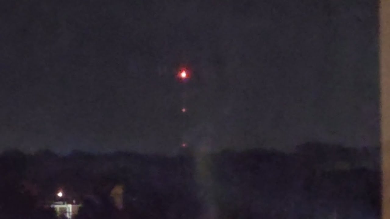 WUMY-AM Tower in Memphis ( Messed up beacon sensor )