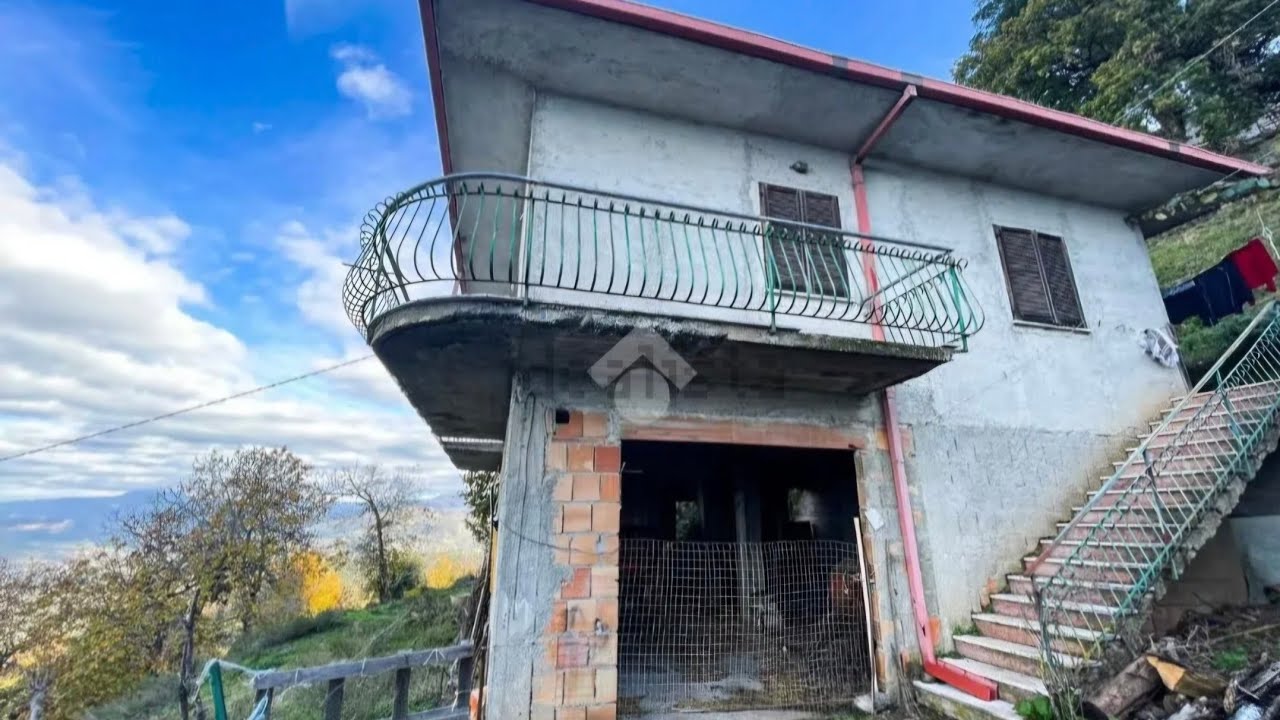 House &euro;49000, 225 sqm, Nocera Terinese, Italy