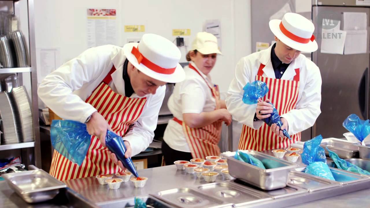 Ant & Dec learn how to make strawberry and custard tarts