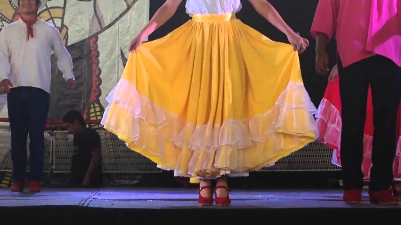 Ballet Folklorico de Minatitlan - La Gallina