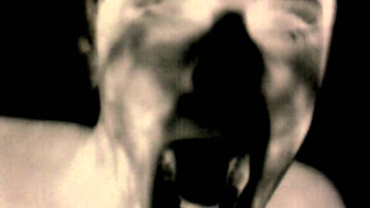 Philippe Grandrieux - La vie nouvelle. (Music by The Haxan Cloak - Excavation, Pt2).