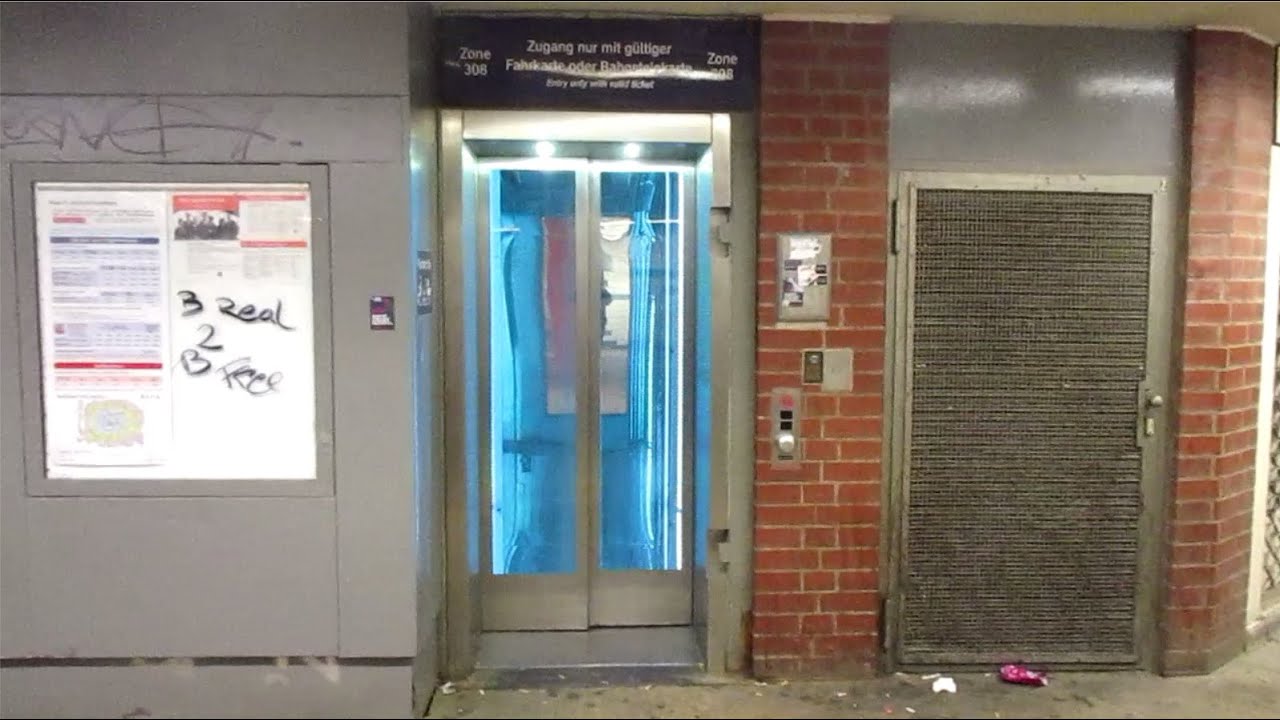 Hamburg-Harburg, S-Bahnstation Rathaus (3)