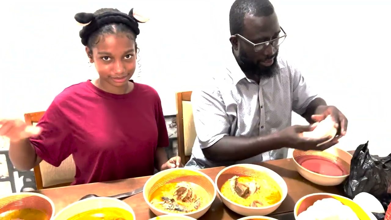 Мы купили FuFu и EmoTuo для семейного ужина, Кумаси, Гана.