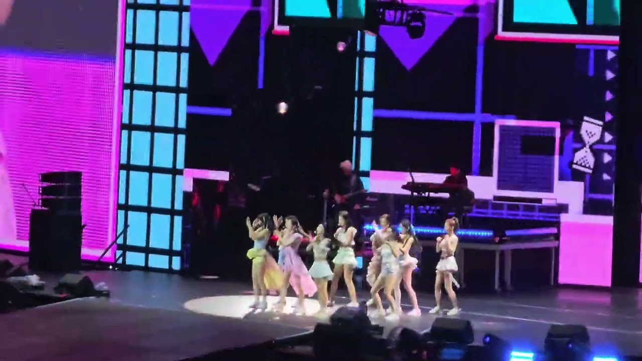 240202 - That that talk - Twice [Ready to be • México]