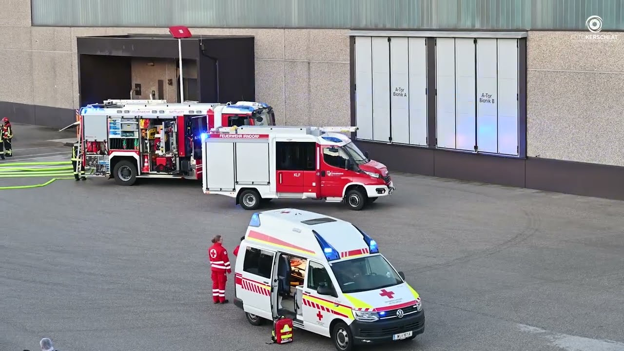 Brand in Gewerbebetrieb in Sattledt – Mehrere Feuerwehren im Einsatz