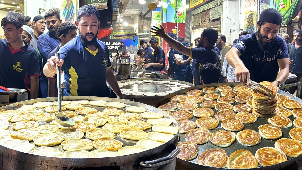 Crazy Rush on Afghan Lachha Paratha | Roadside Multi Layered Paratha | Ramadan Street Food Karachi