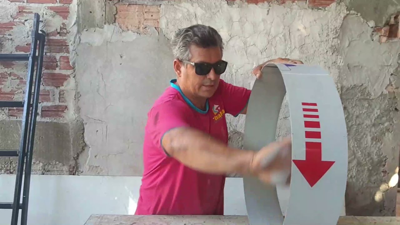 FECHAMENTO DO PAINEL BANDEIRA EM ACM FABRICADO MANUAL