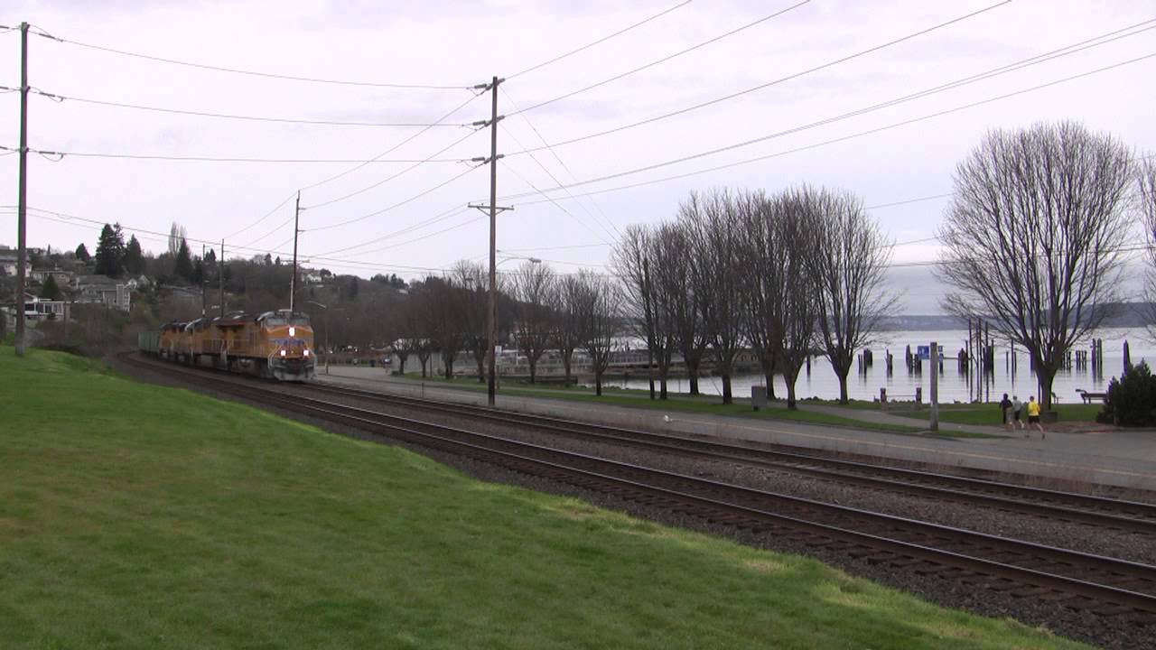 UP 7896 Leads A MOW Train @ Old Town Tacoma, WA w Canon HF11