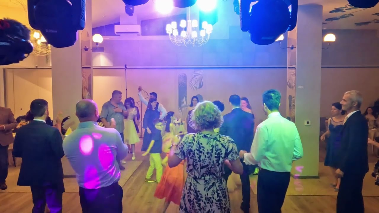 DJ Evenimente Bucuresti – Sonorizari, Lumini Inteligente | WeddingDJ.ro